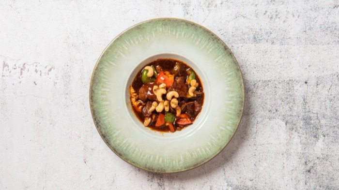 Gongpao oksekød med cashewnødder