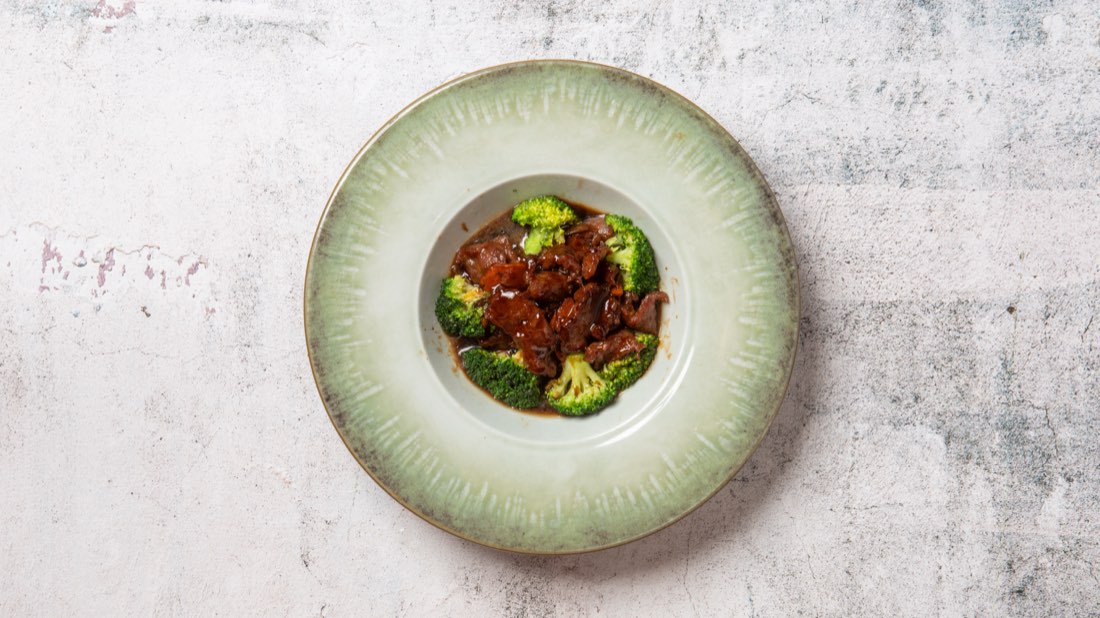 Oksekød i østersauce med broccoli